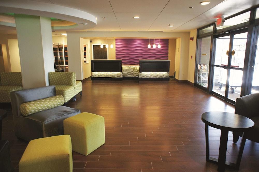 La Quinta By Wyndham Springfield Hotel Eksteriør billede