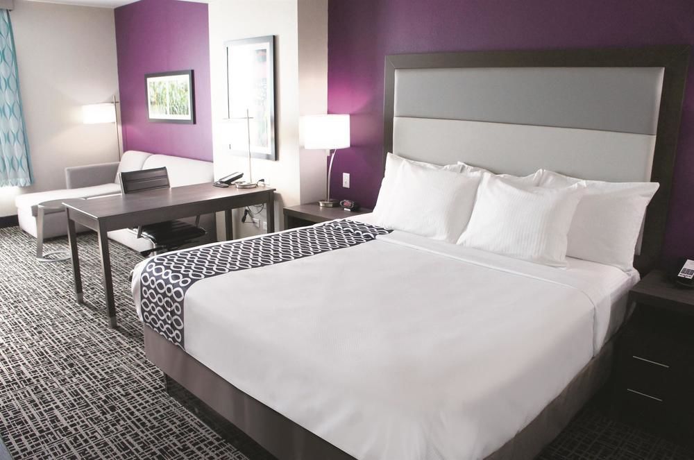 La Quinta By Wyndham Springfield Hotel Eksteriør billede